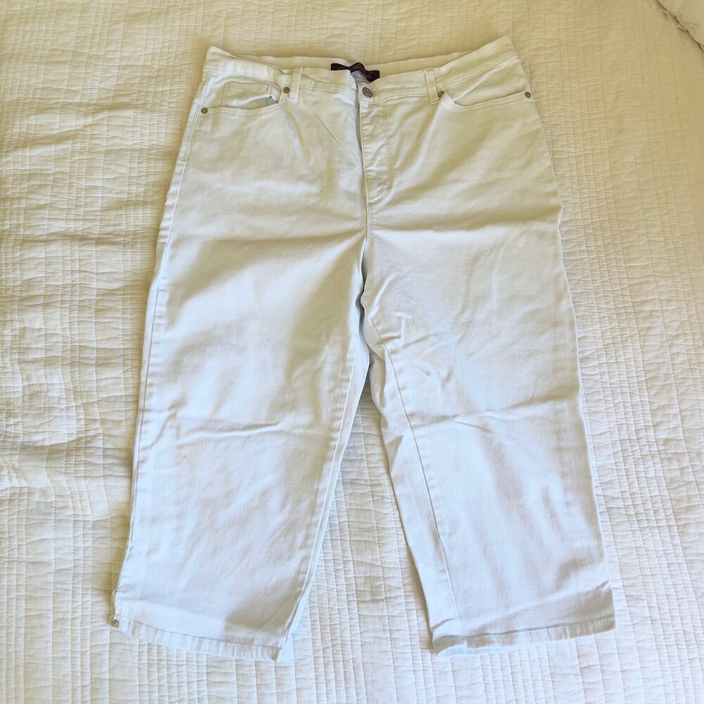 Gloria Vanderbilt White Capris Women's Size 18 36" Waist